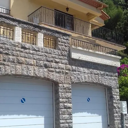 Apartment T3 Au Calme Au 2eme Etage Sans Ascenseur Vue Sur Les Montagnes Navette A Proximite