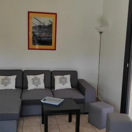 T3 Au Calme Au 2eme Etage Sans Ascenseur Vue Sur Les Montagnes Navette A Proximite Apartment