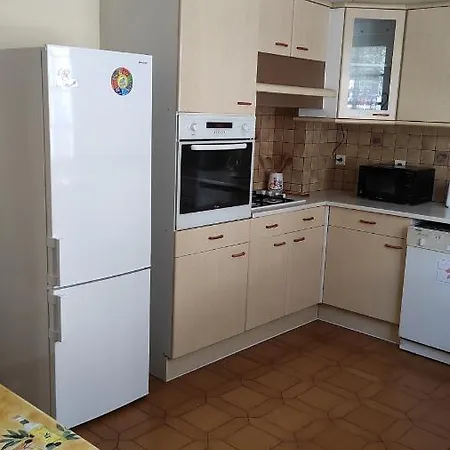 T3 Au Calme Au 2eme Etage Sans Ascenseur Vue Sur Les Montagnes Navette A Proximite Apartment *