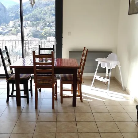 Apartment T3 Au Calme Au 2eme Etage Sans Ascenseur Vue Sur Les Montagnes Navette A Proximite *